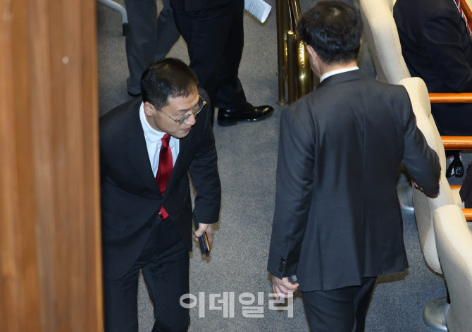 [포토]본회의 참석하는 김상욱 의원