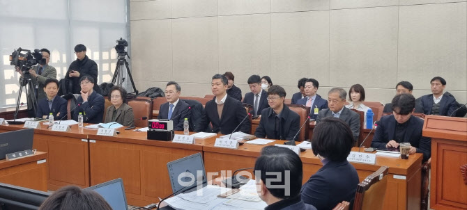 복지부장관 직속 추계위서 의사 정원 심의…법안소위 통과