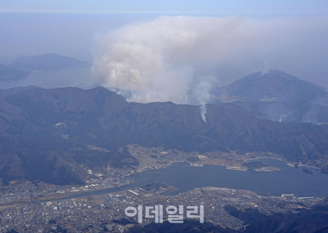日혼슈 이와테현 '30년만 최대 규모 산불'…닷새째 이어져
