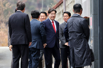 ‘조기 대선’ 말은 못해도…與 '지지층 다지기' 광폭 행보