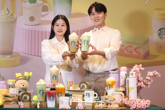 [포토]스타벅스, 봄맞이 신제품 슈크림 말차 라떼 5일부터 출시