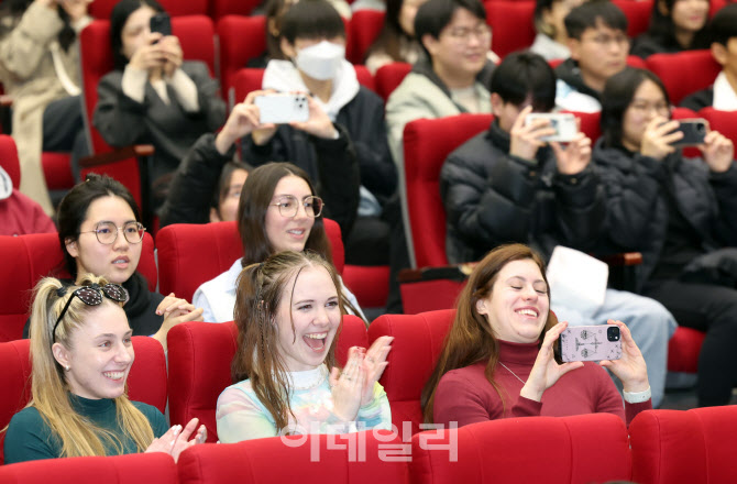 韓, 고등교육 국제협약 참여…‘외국 박사’ 취득 쉬워진다