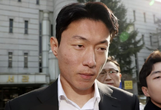 “황의조가 피해자라구요?”…‘불법촬영’ 피해 여성의 울분