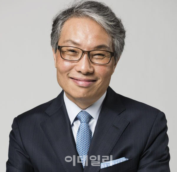 태평양, '국제통상 권위자' 최병일 이대 명예교수 영입