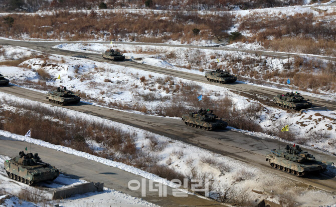 [포토]한미연합 실사격 훈련 실시, '기동하는 K1A2 전차'