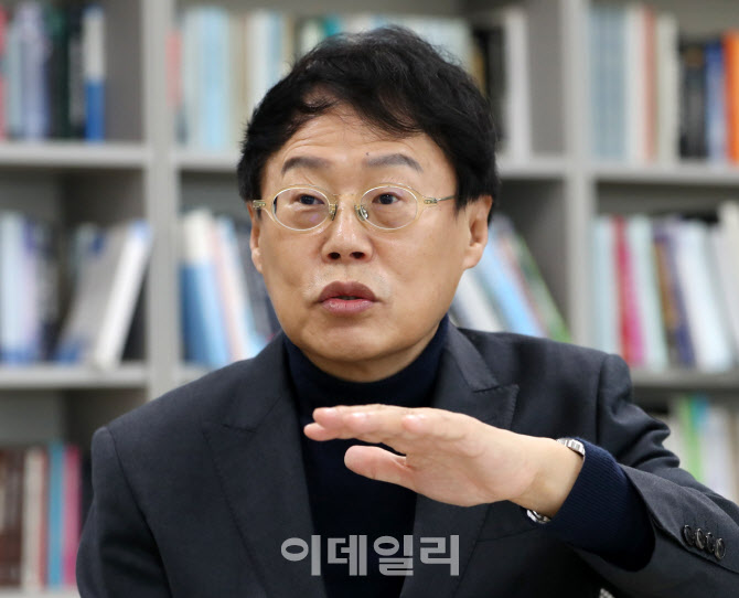 “의대 쏠림보다 주 52시간 적용이 더 심각한 문제”