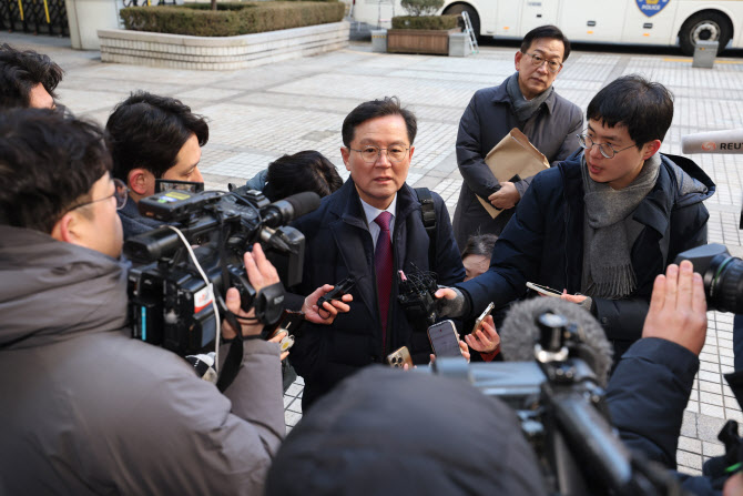 法 구속 취소 결정에 윤 측 "사법 정의 세워…남은건 검찰"