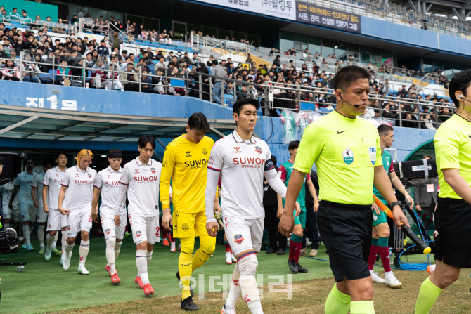 수원FC 2025시즌 홈 개막전, 달라진 구장서 첫승 노린다