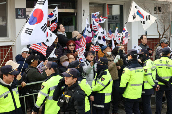 ‘尹 구속 취소’에 시민사회계 “내란범 활보 안 돼”