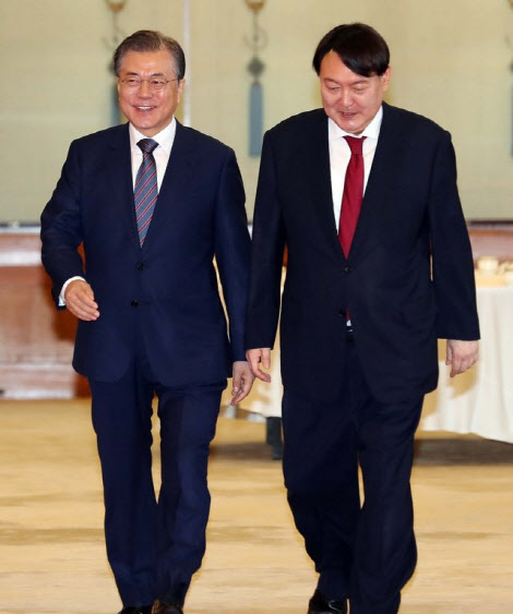 文정부 성급·어설픈 수사권 조정, 결국 尹 구속취소로