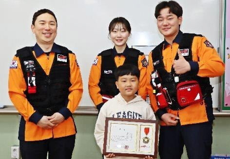 “학교서 배웠어요” 9살 초등생, 심폐소생술로 엄마 살렸다