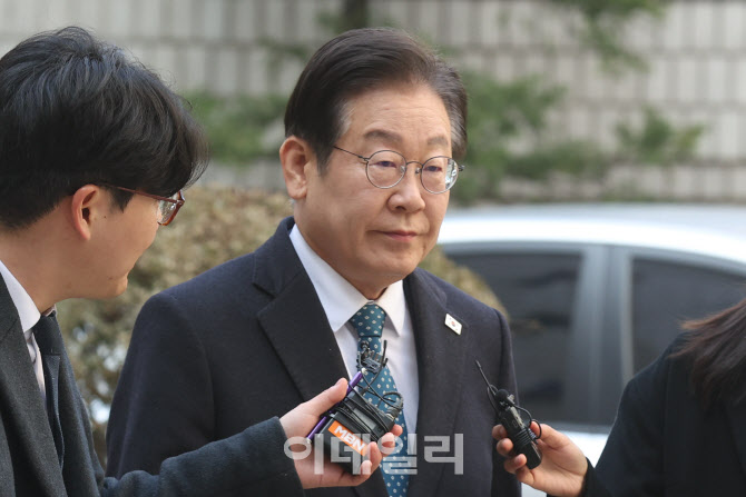 이재명 '위증교사' 항소심 시작…준비기일부터 공방전