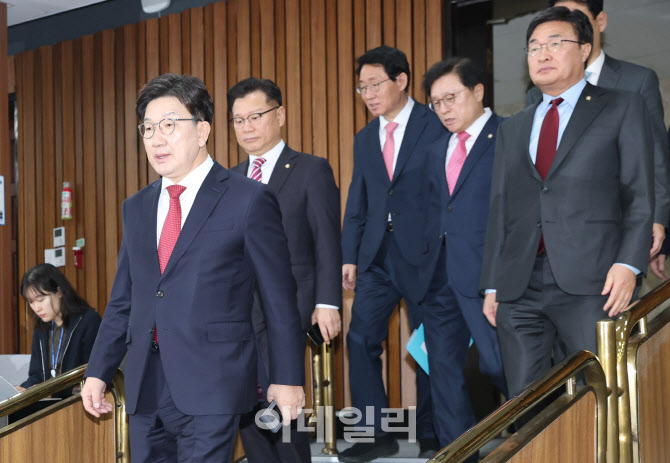 ‘명운’ 걸린 한 주…국민의힘 ‘與 탄핵 반대’ 총력전