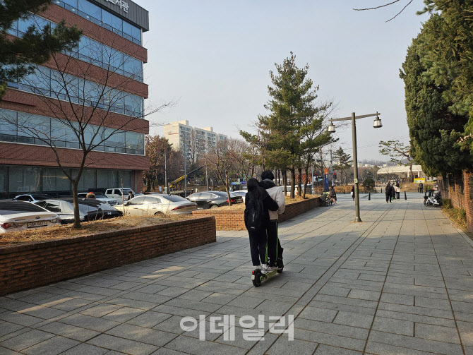 `전국 최초` 킥보드 없는 거리…'기대' Vs '우려' 혼재[르포]