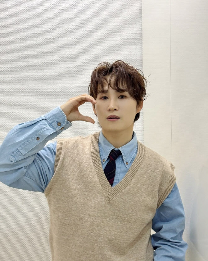 가수 김희재, 소아암·백혈병·희귀난치질환 환아 위해 선한 영향력 펼쳐