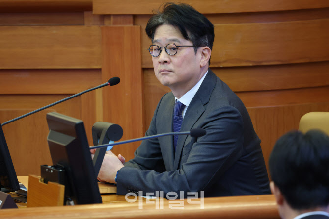 이창수 중앙지검장 직무복귀…헌재 "헌법·법률 위반 없다"(상보)