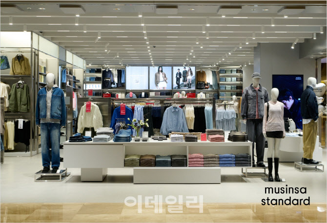 무신사 스탠다드 "신규 매장 흥행…20일 김포공항점 오픈"