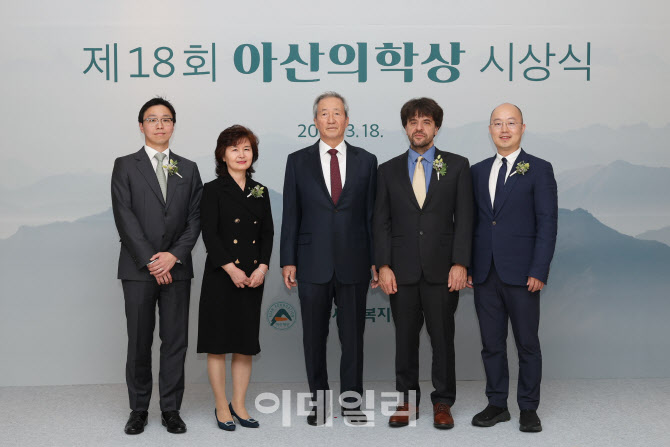 칼 다이서로스 美 스탠포드대 교수 등 아산의학상 수상