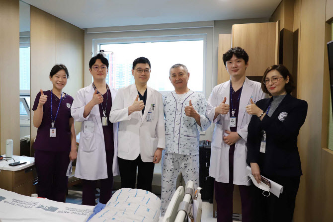 카자흐스탄 신장암 환자 ‘로봇 부분 신장절제술’로 신장 보존