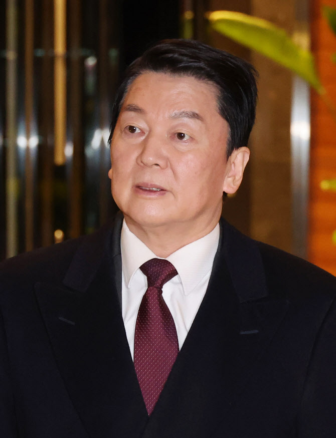 민주, ‘李, 목 긁힌 뒤 죽은 듯 누워’ 발언한 안철수 고발