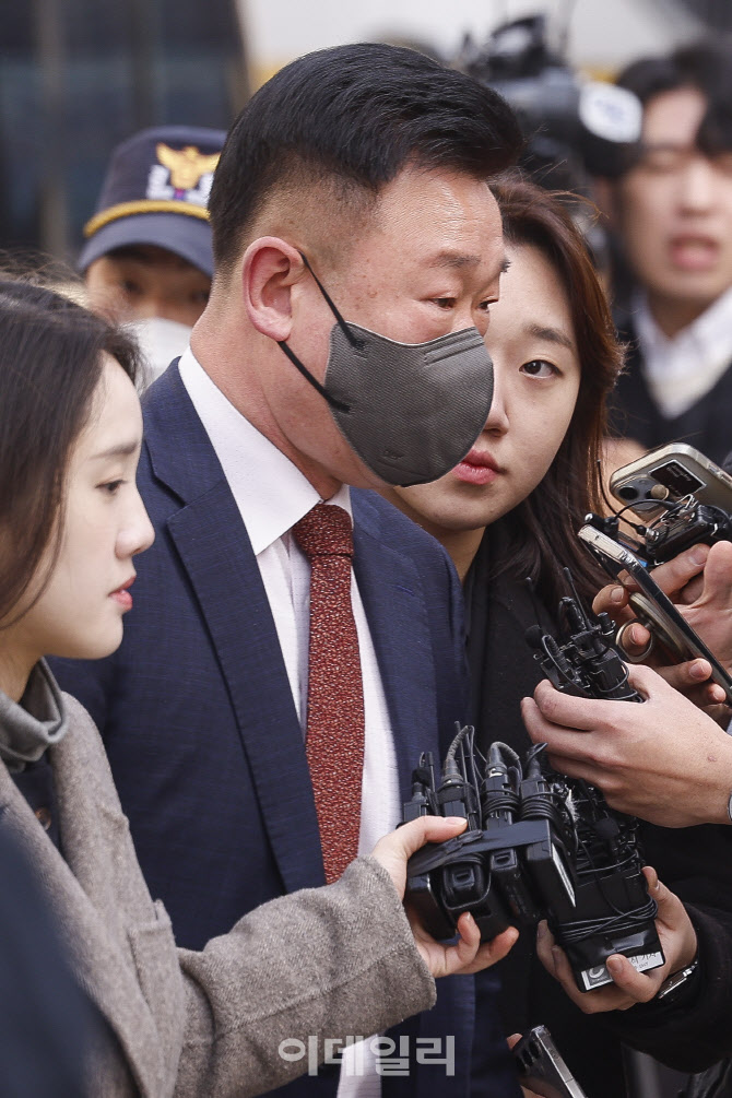 [포토]체포 방해 혐의를 받는 이광우 경호본부장