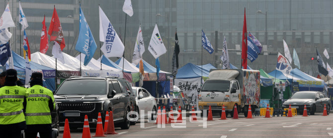[포토]도심 불법 천막 점령에 몸살