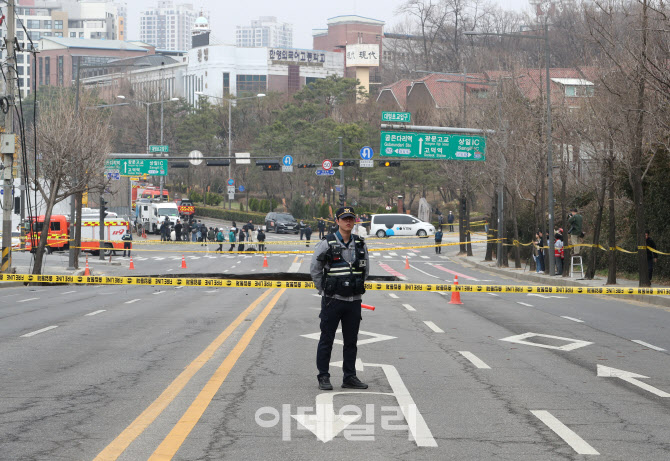 [포토] 사고현장 통제