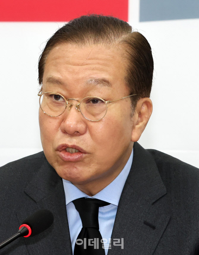 [포토]권영세 비대위원장, 이재명 무죄에 "판사 정치성향 따라 판결, 법원 신뢰 무너져"