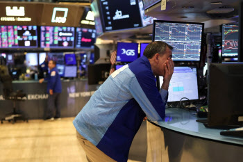 '피의 금요일'…S&P500 6%↓·나스닥 '약세장' 진입[월스트리트in]