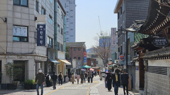 “정치가 생계에 영향을 끼친다는 걸 실감했습니다”