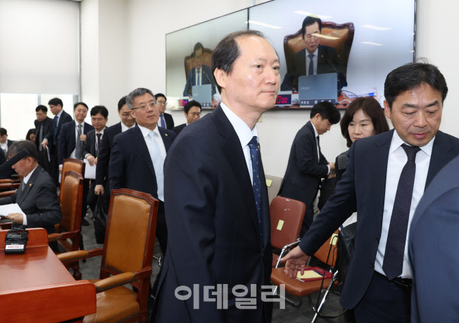 [포토]이완규, '한덕수 권한대행 결정 존중...자진사퇴 요구 거부'