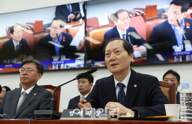 [포토]이완규 법제처장, '전원일치 尹 파면 헌재 결정...승복할 수밖에 없는 재판'