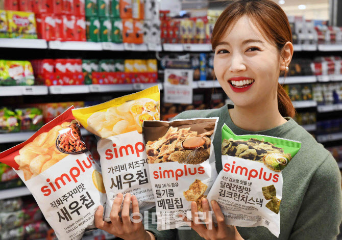 "들기름 메밀칩" 홈플러스 '심플러스' 제철스낵 인기