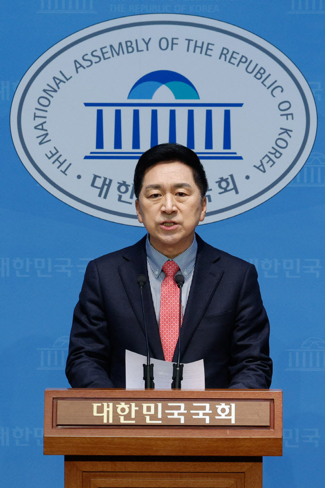 원희룡 이어 김기현도 대선 불출마…"자숙과 성찰의 시간"