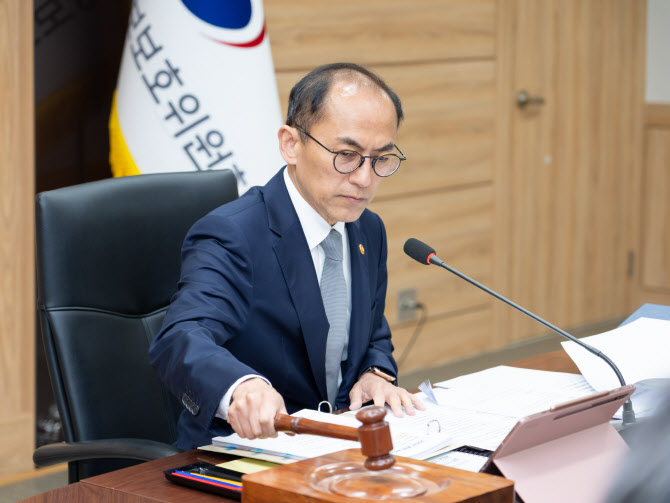 "모바일 포인트 훔쳐 쓴 해커"…KT알파에 과징금·과태료 1180만원