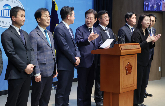 이재명, 경선캠프 인선 완료…윤호중 선대본·강훈식 총괄본부장