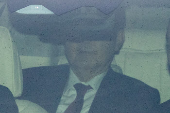 尹 첫 재판서 직접 반박 "내란 구성 법리 안맞아"
