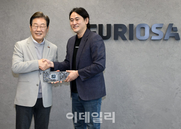 "AI 투자 100조 시대 열겠다"…이재명, 대선 첫 공약 발표(종합)