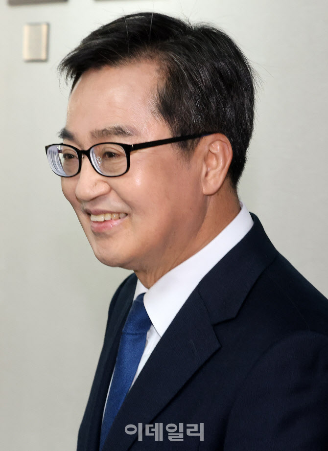 [포토]밝은 미소 짓는 김동연 경기지사