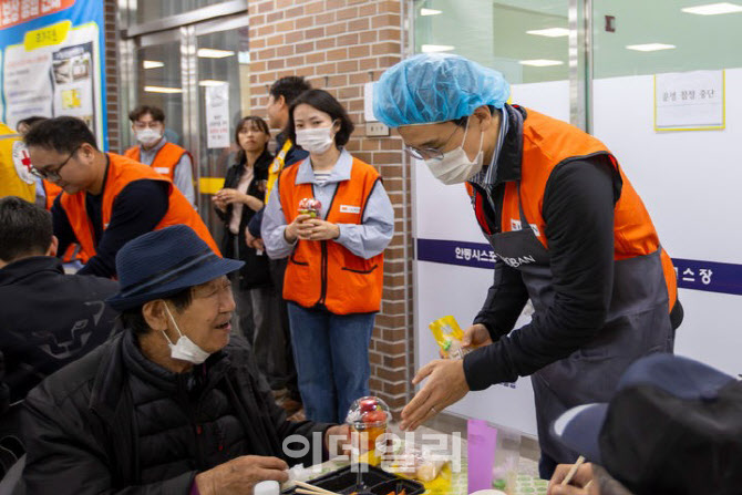 호반사랑나눔이, 안동 산불 피해 지역서 배식 봉사