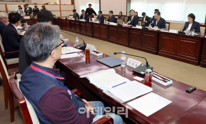[포토]25년도 제2차 국민연금기금운용위원회 참석한 조규홍 보건복지부 장관