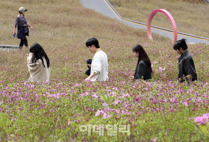 [포토] 철쭉동산 산책