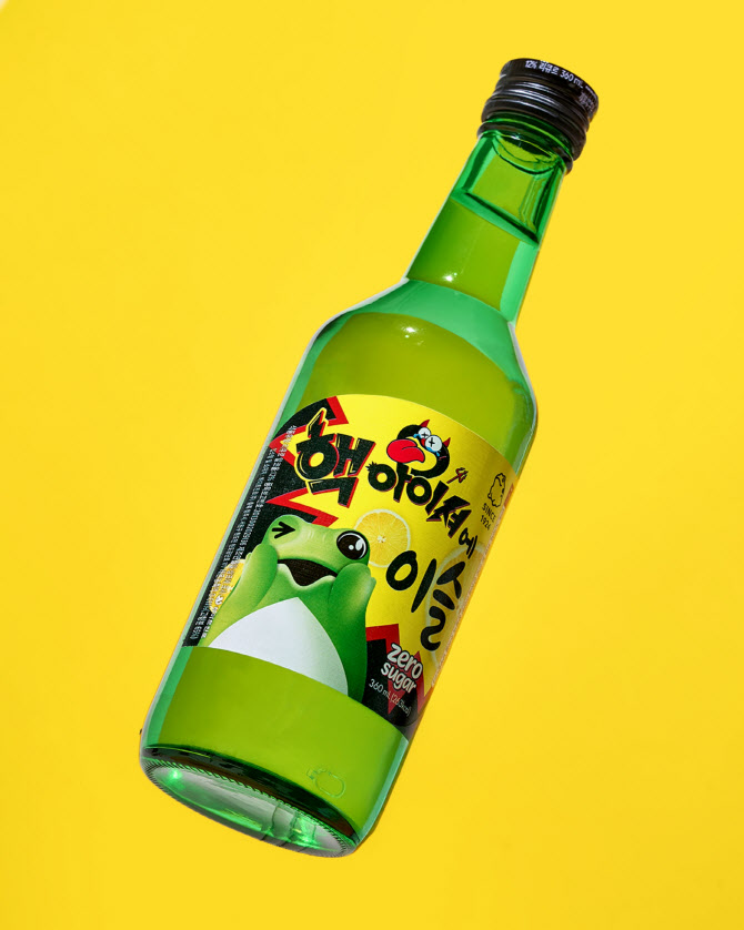 "더 짜릿해진 '신맛'" 하이트진로, '핵아이셔에이슬' 선보여