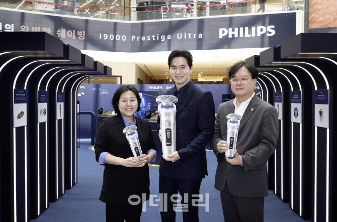 [포토]배우 이진욱, ' 필립스 면도기 신제품 출시와 팝업스토어 오픈 축하'