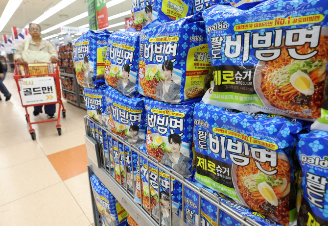 “길어진 여름시즌 잡아라”…더 핫해진 비빔면 경쟁