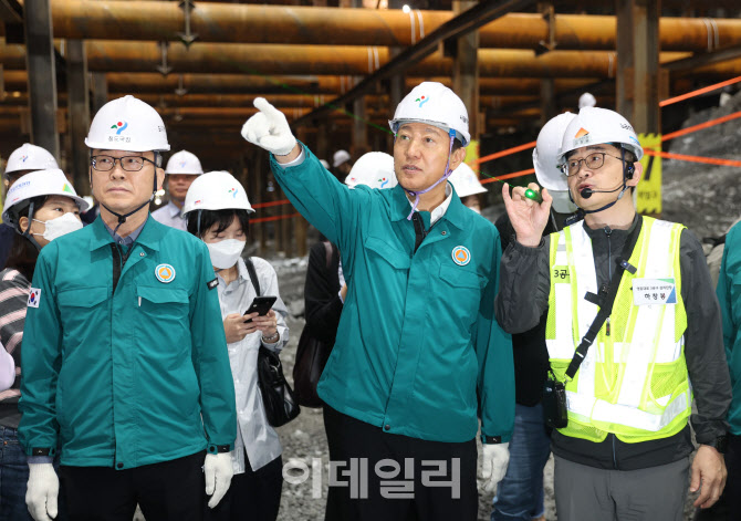 [포토]영동대로 3공구 지하 암반 굴착 현장 찾은 오세훈 서울시장