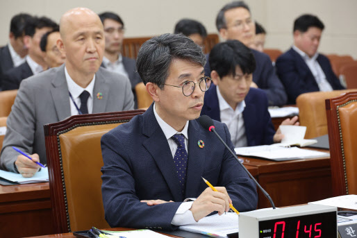 환경부 장관, ‘국립공원 전문委 논란’에 “케이블카 확대 아냐”