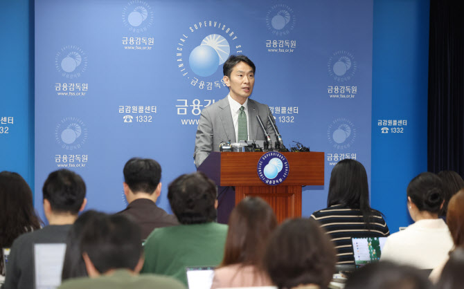 이복현 “한화에어로 정정 요구 반영하면 일정대로 자금 조달”
