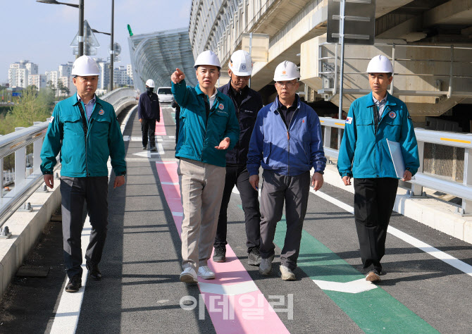 [포토]오언석 구청장, 동부간선 도봉역 방향 진출연결로 점검