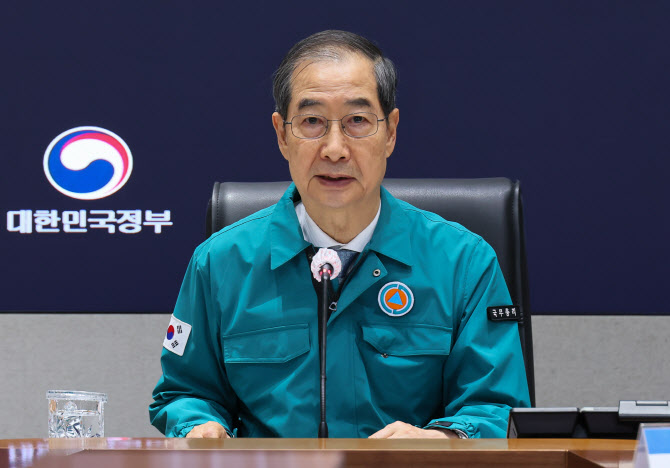 尹 멘토 신평 “한덕수, 민주주의 유일한 희망...이재명 안 돼”
